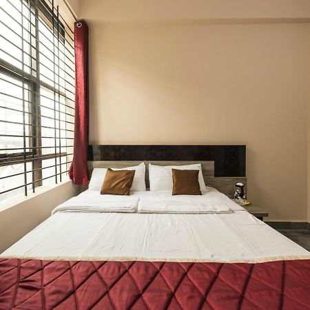 Oyo 9544皇冠公寓酒店 迈索尔 外观 照片